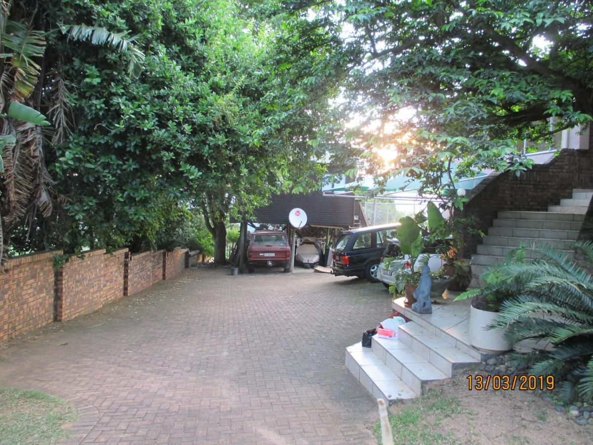 The Tree House Villa Mbombela Bagian luar foto